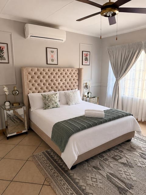 Bed, Bedroom, air conditioner