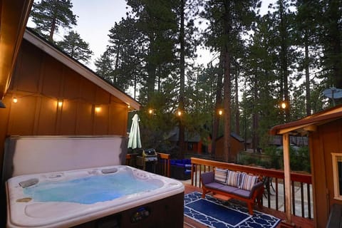Patio, Natural landscape, Hot Tub