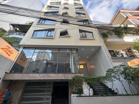 Property building, Day