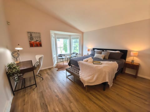 Photo of the whole room, Bedroom