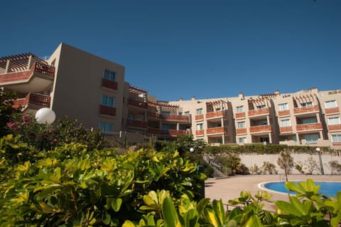Property building, Swimming pool, Swimming pool