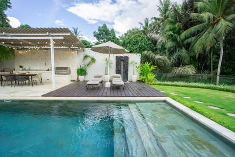 Garden, Pool view, sunbed