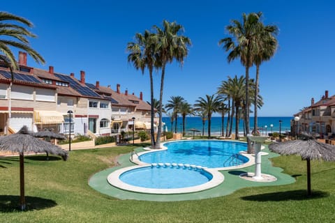 Off site, Garden, Swimming pool