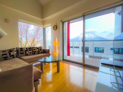 Living room, Seating area, Mountain view