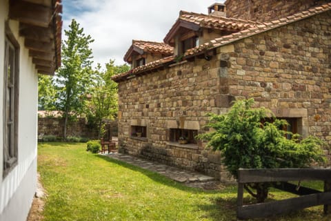 Off site, BBQ facilities, Balcony/Terrace