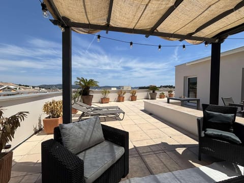 Patio, Day, Natural landscape, View (from property/room), Seating area, sunbed