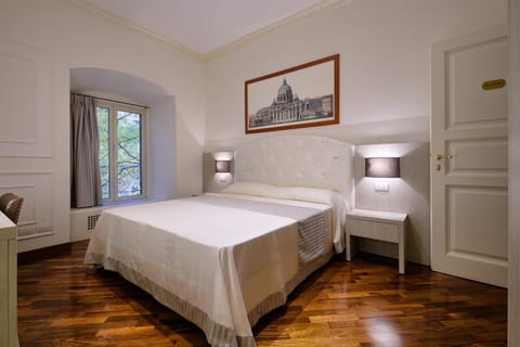 Day, Photo of the whole room, Bedroom