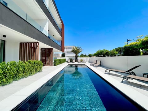 Property building, Swimming pool