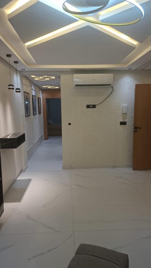 Property building, Restaurant/places to eat, Swimming pool, Breakfast
