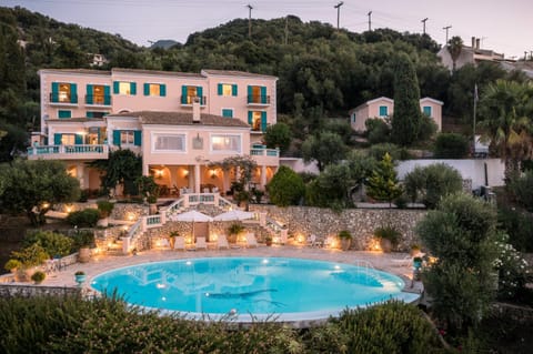 Property building, Natural landscape, Swimming pool, sunbed