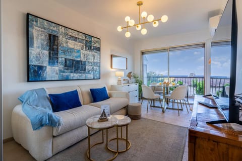 TV and multimedia, View (from property/room), Balcony/Terrace, Living room, Seating area, Dining area, Sea view