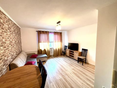 Communal lounge/ TV room, TV and multimedia, Living room, Photo of the whole room, Seating area
