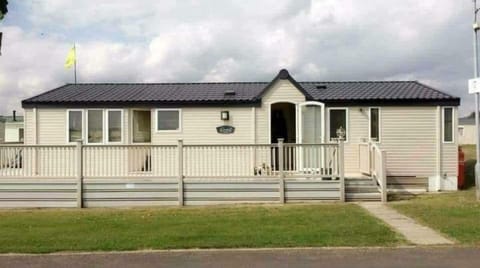 Property building, Day, Neighbourhood, Garden, Garden view, Street view