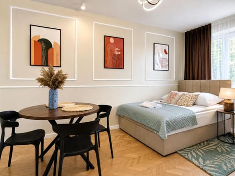Bed, Living room
