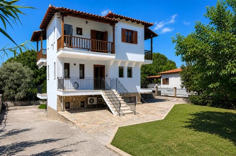Property building, Day, Garden view