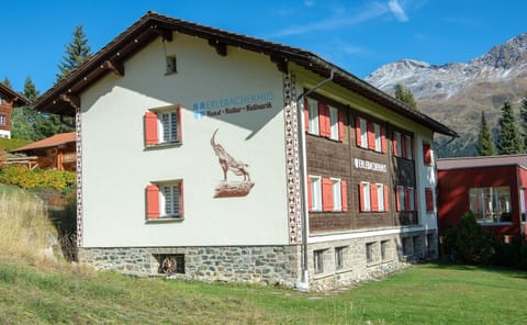 Erlebacherhus Hostel in Canton of Grisons