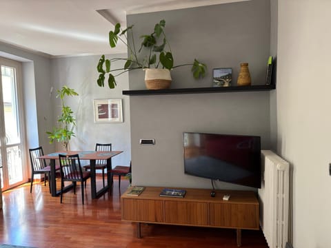 TV and multimedia, Living room, flat iron, heating, air conditioner