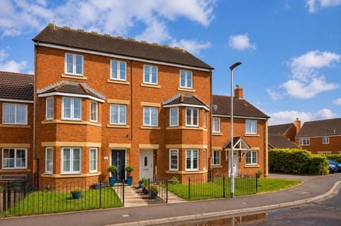 Property building, Street view
