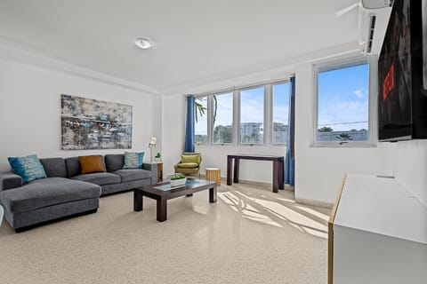 Communal lounge/ TV room, TV and multimedia, Living room, Seating area, Evening entertainment, fireplace