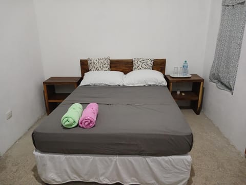 Bed, Photo of the whole room, towels