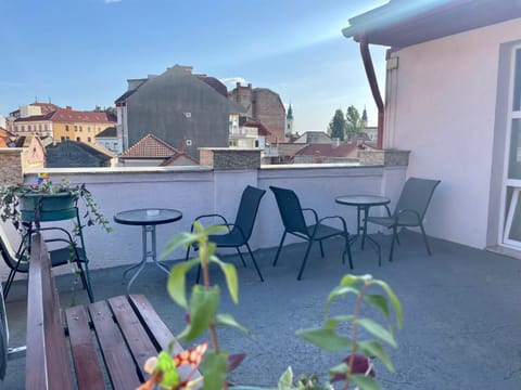 Property building, Day, View (from property/room), Balcony/Terrace, Seating area, Dining area, Garden view, Landmark view, Quiet street view, Inner courtyard view
