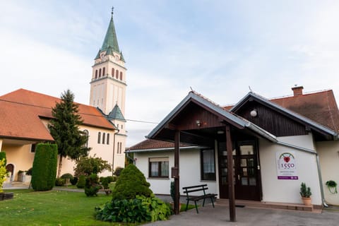 Property building, Neighbourhood