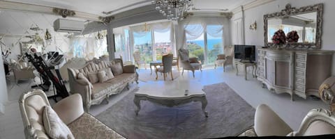 Living room, Lobby or reception, Decorative detail, Dining area