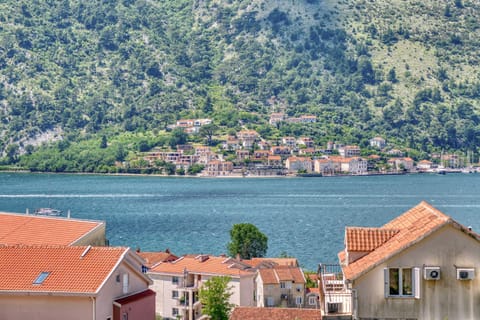 City view, Mountain view, Sea view