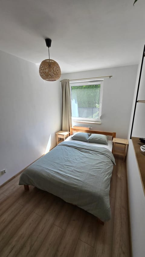 Bed, Bedroom, flat iron