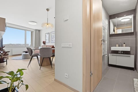 Kitchen or kitchenette, Living room, Seating area, Dining area, minibar, oven, pet friendly, stove