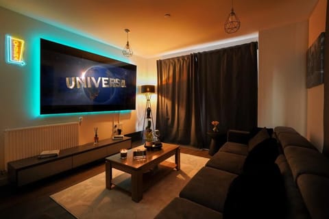 Communal lounge/ TV room, TV and multimedia, Seating area, Evening entertainment