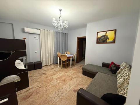 Living room, Dining area, bunk bed