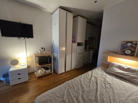 Photo of the whole room, Area and facilities