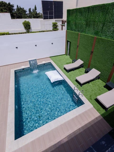 Pool view, Swimming pool, sunbed