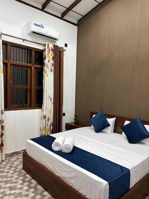 Bed, Bedroom, air conditioner