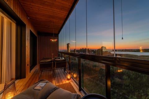 Natural landscape, View (from property/room), Balcony/Terrace, Seating area, Sea view, Sunset