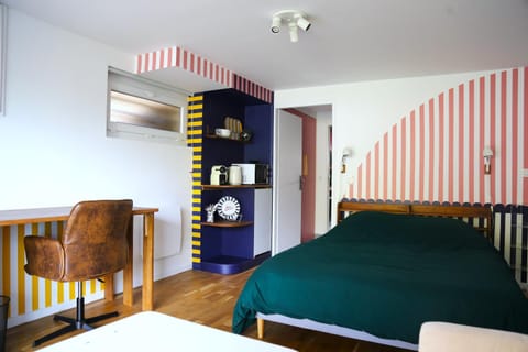 Bed, Photo of the whole room