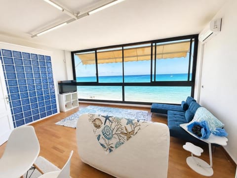 Living room, Sea view