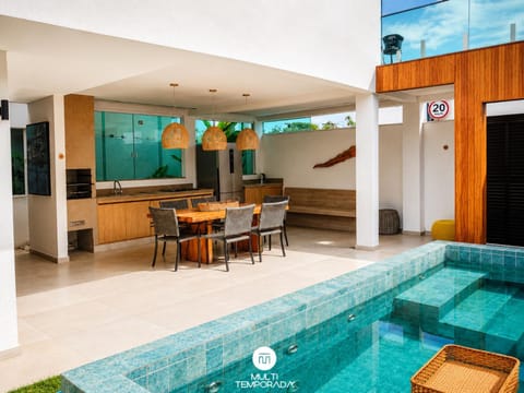 Facade/entrance, BBQ facilities, Swimming pool