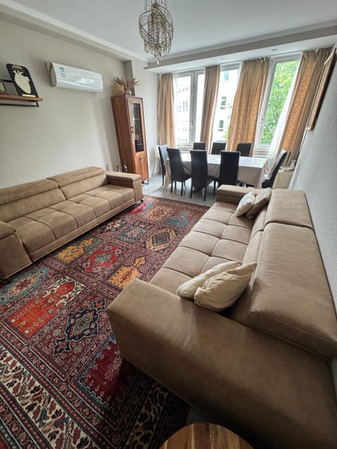 Living room, Photo of the whole room, Seating area, Dining area