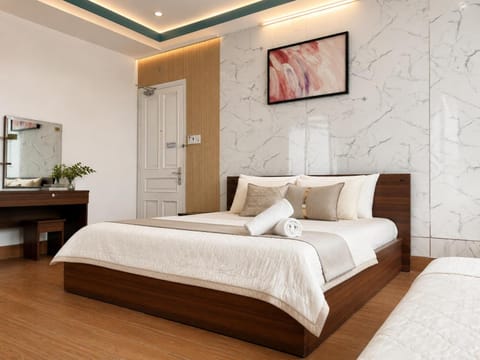 Bed, towels