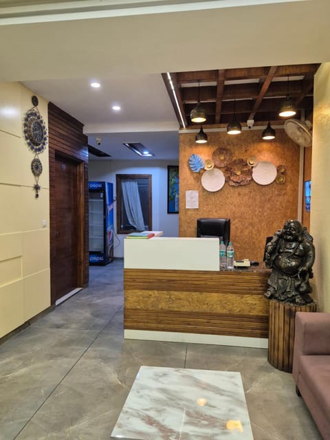 Lobby or reception, Lobby or reception
