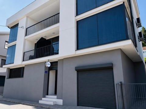 Property building, Balcony/Terrace