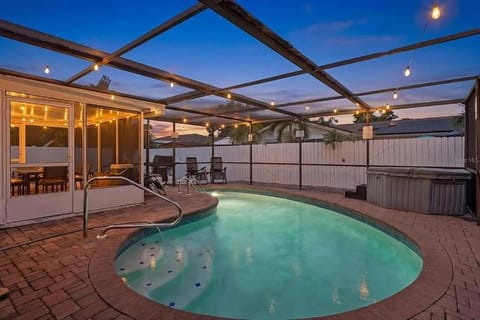 Hot Tub, Swimming pool