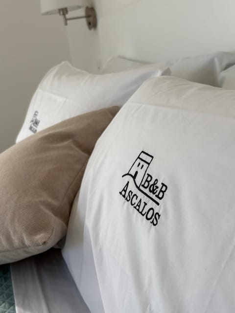 Bed, Property logo or sign, Logo/Certificate/Sign, Bedroom