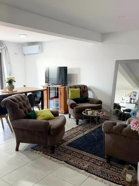 Communal lounge/ TV room, TV and multimedia, air conditioner