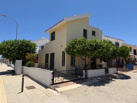 Property building, Street view