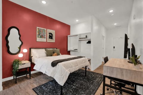 TV and multimedia, Decorative detail, Bedroom, wardrobe