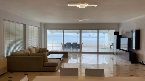 TV and multimedia, Living room, Seating area, Sea view
