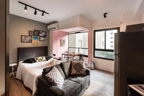 Bed, Photo of the whole room, Seating area, Dining area, Bedroom, air conditioner
